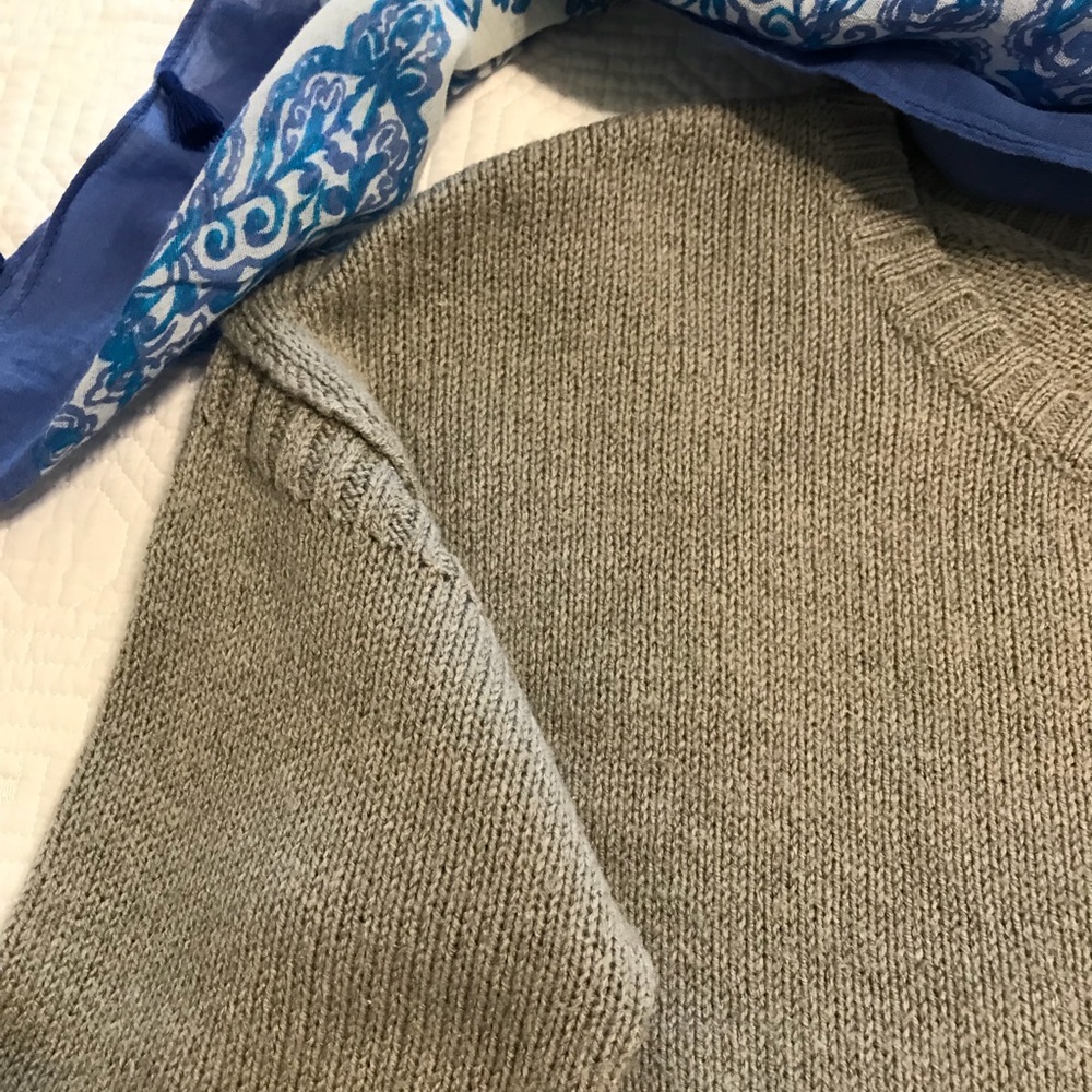 GAP Sweater❤️ - Picture 2 of 3
